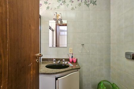 Apartamento para alugar com 200m², 3 quartos e 1 vaga Apartamento para alugar com 200m², 3 quartos e 1 vagabanheiro da suíte 2