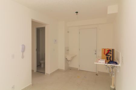 Sala/Cozinha de apartamento para alugar com 2 quartos, 40m² em Vila Carmosina, São Paulo