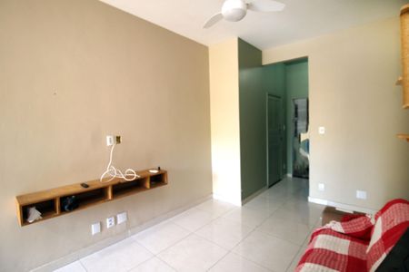 Apartamento para alugar com 70m², 2 quartos e 1 vagaSala