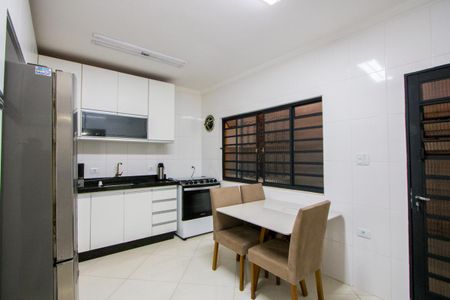 Casa para alugar com 78m², 2 quartos e 2 vagas Casa para alugar com 78m², 2 quartos e 2 vagasCozinha