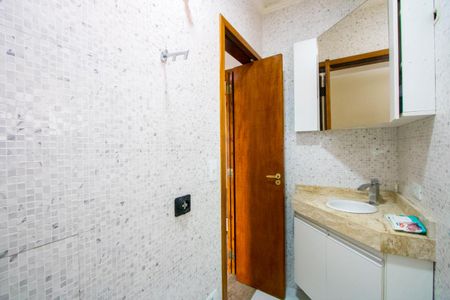 Casa para alugar com 78m², 2 quartos e 2 vagas Casa para alugar com 78m², 2 quartos e 2 vagasBanheiro