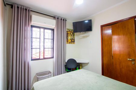 Casa para alugar com 78m², 2 quartos e 2 vagas Casa para alugar com 78m², 2 quartos e 2 vagasQuarto 1