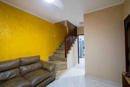 Casa para alugar com 78m², 2 quartos e 2 vagas Casa para alugar com 78m², 2 quartos e 2 vagasSala