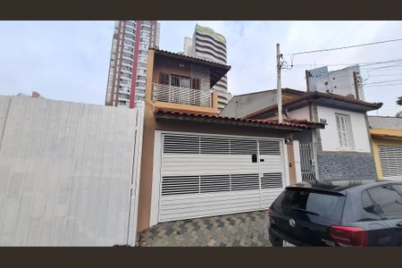Casa para alugar com 78m², 2 quartos e 2 vagas Casa para alugar com 78m², 2 quartos e 2 vagasFachada