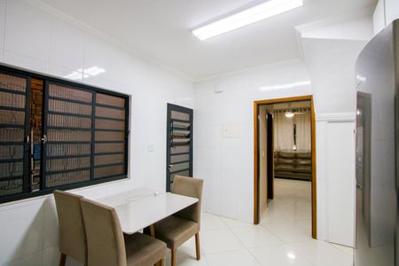 Casa para alugar com 78m², 2 quartos e 2 vagas Casa para alugar com 78m², 2 quartos e 2 vagasCozinha