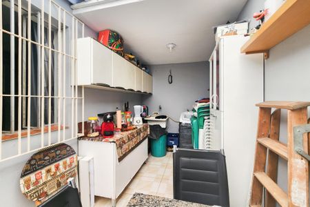 Casa à venda com 67m², 2 quartos e 1 vagaÁrea de Serviço 