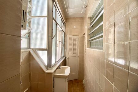 Apartamento para alugar com 70m², 2 quartos e 1 vagaÁrea de Serviço