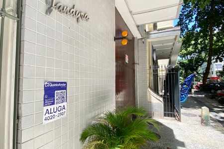 Apartamento para alugar com 70m², 2 quartos e 1 vagaPlaca 