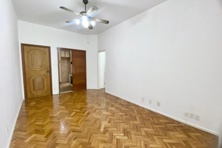 Apartamento para alugar com 70m², 2 quartos e 1 vagaSala 