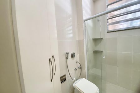 Apartamento para alugar com 70m², 2 quartos e 1 vagaBanheiro social 