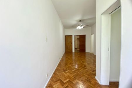 Apartamento para alugar com 70m², 2 quartos e 1 vagaSala 