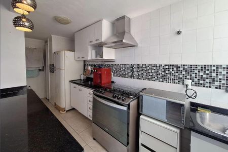 Cozinha de apartamento à venda com 2 quartos, 60m² em Fonseca, Niterói