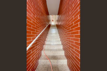 Casa à venda com 125m², 3 quartos e 2 vagasEscada