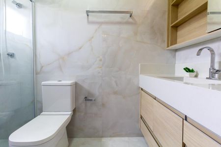 Casa de condomínio para alugar com 180m², 3 quartos e 2 vagasBanheiro 1