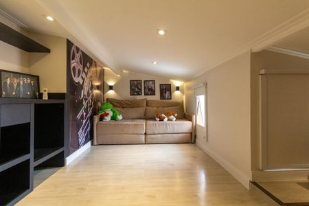 Casa de condomínio para alugar com 180m², 3 quartos e 2 vagasPorão