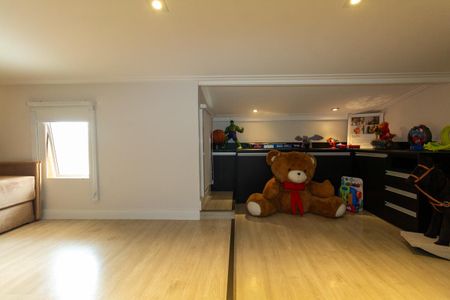 Casa de condomínio para alugar com 180m², 3 quartos e 2 vagasPorão