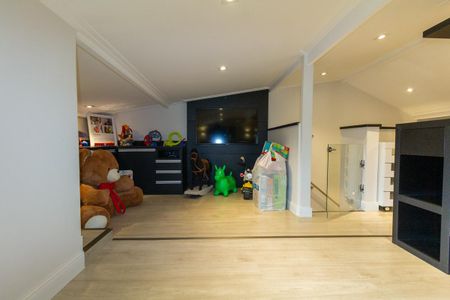 Casa de condomínio para alugar com 180m², 3 quartos e 2 vagasPorão