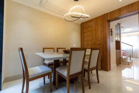 Casa de condomínio para alugar com 180m², 3 quartos e 2 vagasSala de Jantar