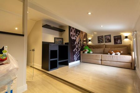 Casa de condomínio para alugar com 180m², 3 quartos e 2 vagasPorão