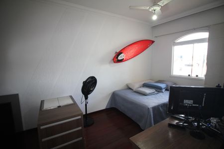 Casa à venda com 186m², 5 quartos e 3 vagasQuarto 4