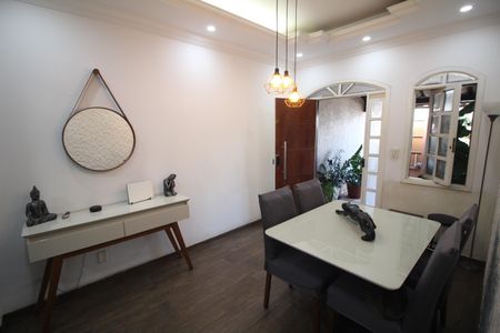 Sala 1 de casa para alugar com 5 quartos, 186m² em Jk, Contagem