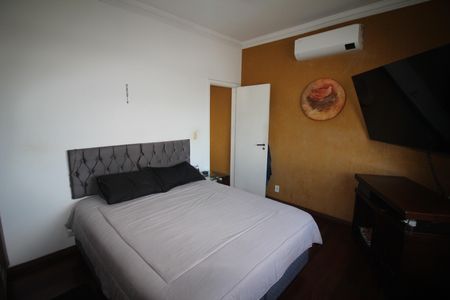 Casa à venda com 186m², 5 quartos e 3 vagasQuarto 2