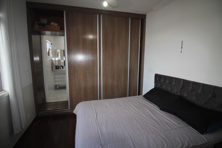 Casa à venda com 186m², 5 quartos e 3 vagasQuarto 2