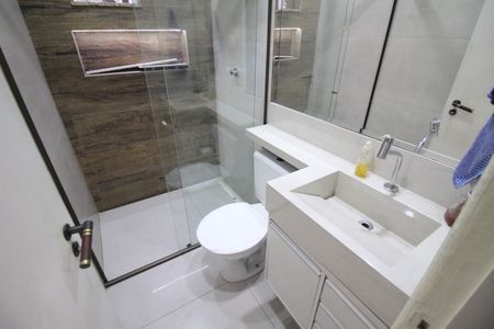 Casa à venda com 186m², 5 quartos e 3 vagasBanheiro 1