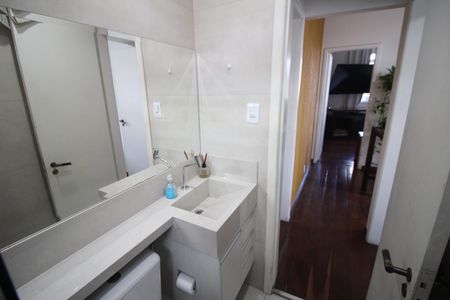 Casa à venda com 186m², 5 quartos e 3 vagasBanheiro 2