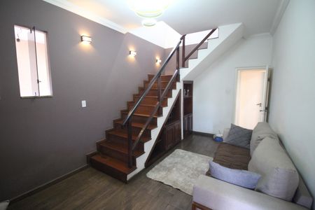 Casa à venda com 186m², 5 quartos e 3 vagasSala 2