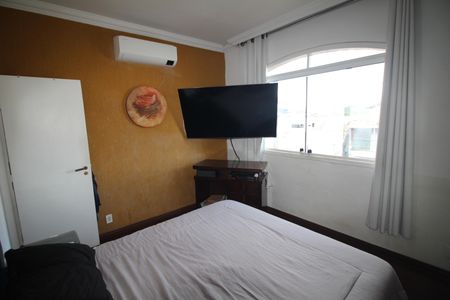 Casa à venda com 186m², 5 quartos e 3 vagasQuarto 2