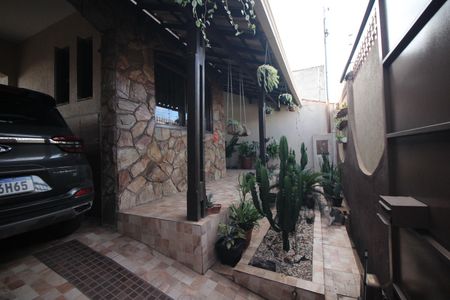 Casa à venda com 186m², 5 quartos e 3 vagasQuintal