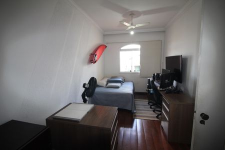 Casa à venda com 186m², 5 quartos e 3 vagasQuarto 4