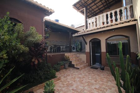 Casa à venda com 186m², 5 quartos e 3 vagasQuintal