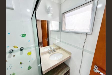 Casa de condomínio para alugar com 190m², 3 quartos e 4 vagasBanheiro da Suíte 3