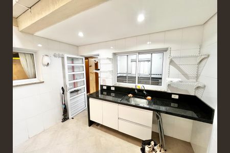 Casa de condomínio para alugar com 190m², 3 quartos e 4 vagasÁrea de Serviço