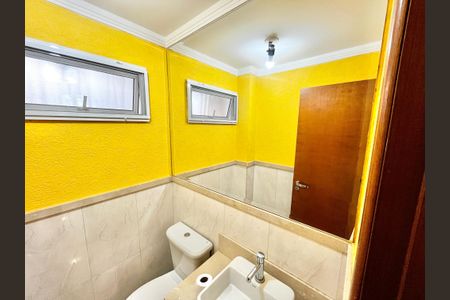 Casa de condomínio para alugar com 190m², 3 quartos e 4 vagasLavabo