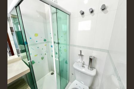 Casa de condomínio para alugar com 190m², 3 quartos e 4 vagasBanheiro da Suíte 2