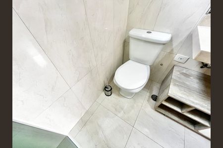 Casa de condomínio para alugar com 190m², 3 quartos e 4 vagasBanheiro da Suíte 1