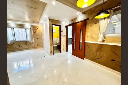 Casa de condomínio para alugar com 190m², 3 quartos e 4 vagassala