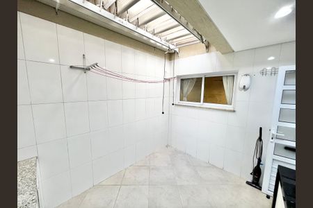 Casa de condomínio para alugar com 190m², 3 quartos e 4 vagasÁrea de Serviço