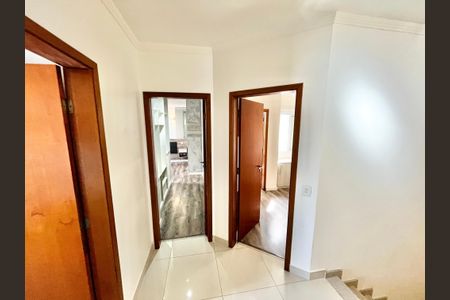 Casa de condomínio para alugar com 190m², 3 quartos e 4 vagasCopa