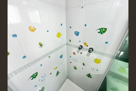 Casa de condomínio para alugar com 190m², 3 quartos e 4 vagasBanheiro da Suíte 3