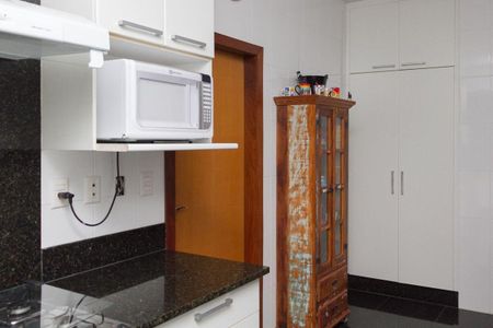 Apartamento à venda com 220m², 4 quartos e 4 vagas Apartamento à venda com 220m², 4 quartos e 4 vagasCozinha