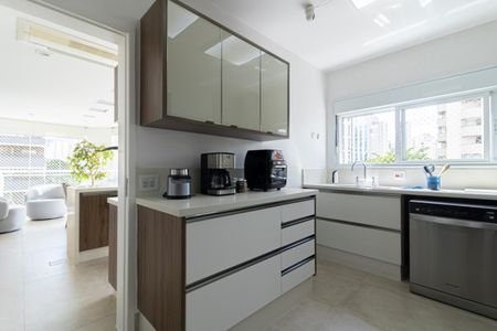 Apartamento à venda com 196m², 4 quartos e 3 vagas Apartamento à venda com 196m², 4 quartos e 3 vagasCozinha