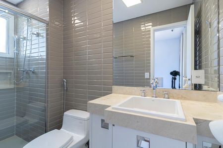 Apartamento à venda com 196m², 4 quartos e 3 vagas Apartamento à venda com 196m², 4 quartos e 3 vagasBanheiro da Suíte 3
