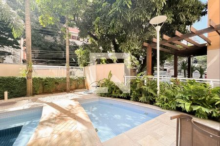 Apartamento à venda com 196m², 4 quartos e 3 vagas Apartamento à venda com 196m², 4 quartos e 3 vagasÁrea comum - Piscina