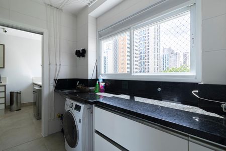 Apartamento à venda com 196m², 4 quartos e 3 vagas Apartamento à venda com 196m², 4 quartos e 3 vagasÁrea de Serviço