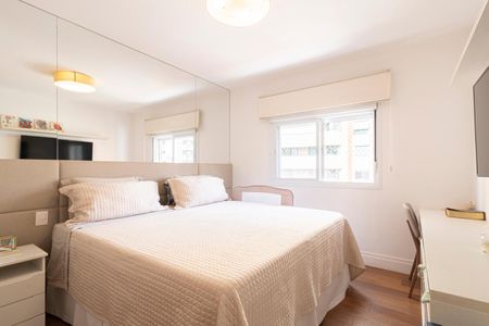 Apartamento à venda com 196m², 4 quartos e 3 vagas Apartamento à venda com 196m², 4 quartos e 3 vagasQuarto Suíte 1