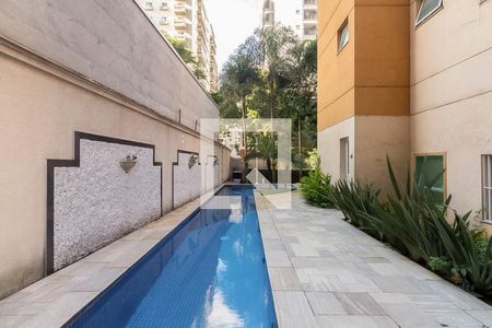 Apartamento à venda com 196m², 4 quartos e 3 vagas Apartamento à venda com 196m², 4 quartos e 3 vagasÁrea comum - Piscina